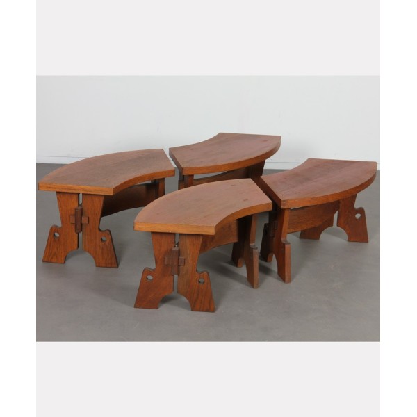Table et tabourets en chêne datant des années 1960