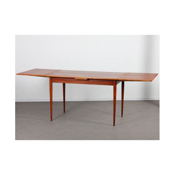 Table de repas éditée par le fabricant Drevotvar, 1960 - Design d'Europe de l'Est