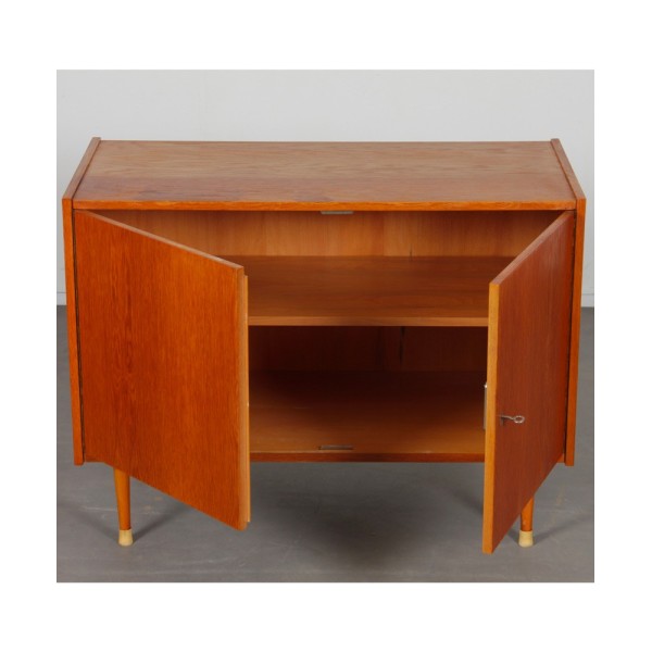 Petite commode pour l’éditeur Zapadoslovenske Nabytkarske Zavody, 1960 - Design d'Europe de l'Est