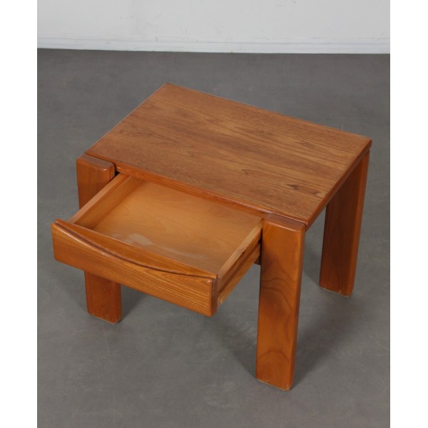 Table de chevet en orme pour Maison Regain, 1980 - Design Français