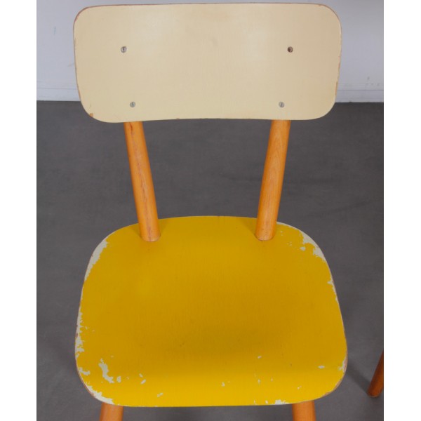 Suite de 3 chaises produites par Ton dans les années 1960 - Design d'Europe de l'Est