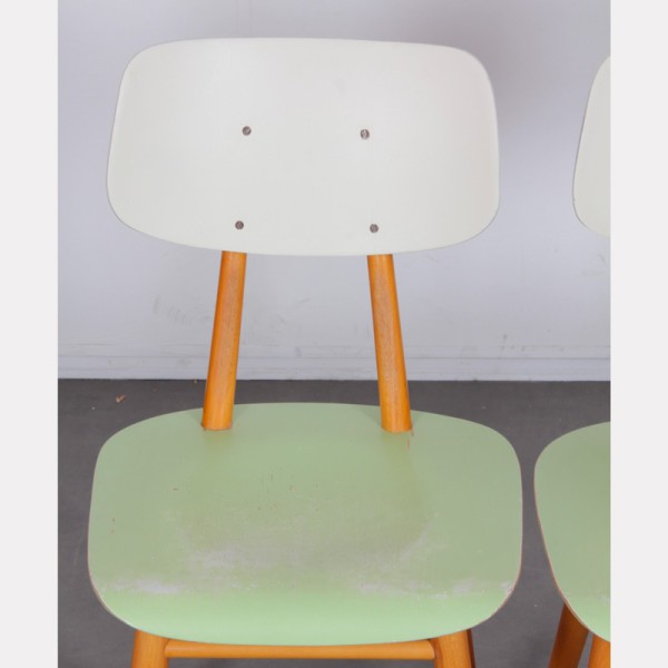 Suite de 3 chaises produites par Ton dans les années 1960 - Design d'Europe de l'Est