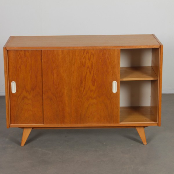 Oak chest, model U-452, by Jiri Jiroutek for Interier Praha, 1960s - 