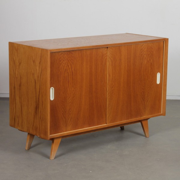 Oak chest, model U-452, by Jiri Jiroutek for Interier Praha, 1960s - 