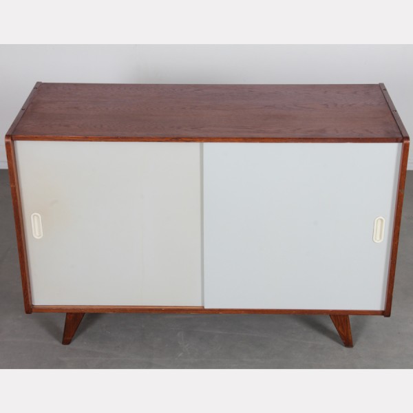 Commode en chêne, modèle U-452 par Jiri Jiroutek, 1960 - Design d'Europe de l'Est