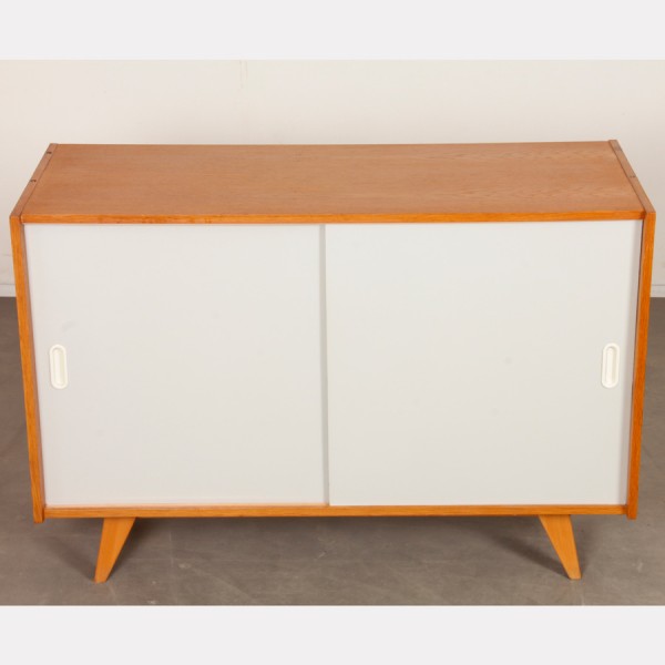 Commode vintage en chêne par Jiri Jiroutek, modèle U-452, 1960 - Design d'Europe de l'Est