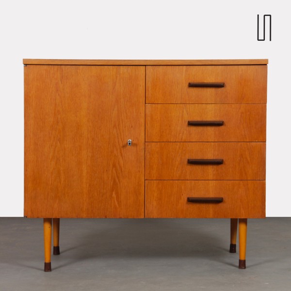 Commode vintage en bois éditée par UP Zavody, 1960 - Design d'Europe de l'Est