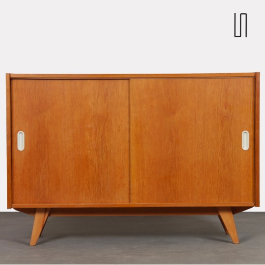 Commode en chêne, modèle U-452, par Jiroutek pour Interier Praha, 1960 - 