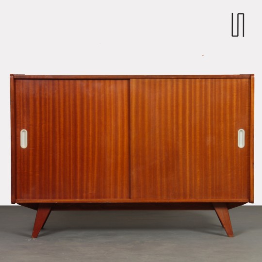 Commode en placage acajou dessinée par Jiri Jiroutek, modèle U-452, 1960 - Design d'Europe de l'Est