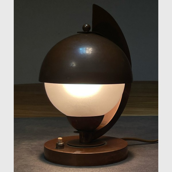 Lampe moderniste en métal des années 1930 - 