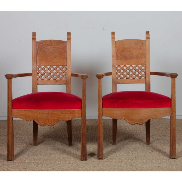 Paire de fauteuils en chêne massif des années 1940 - 