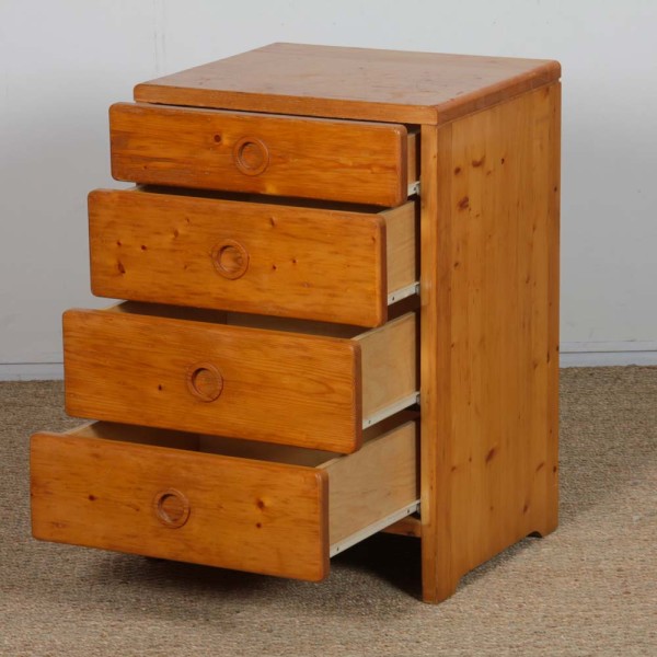 Pine storage unit, selected by Charlotte Perriand for Les Arcs, 1960s - 