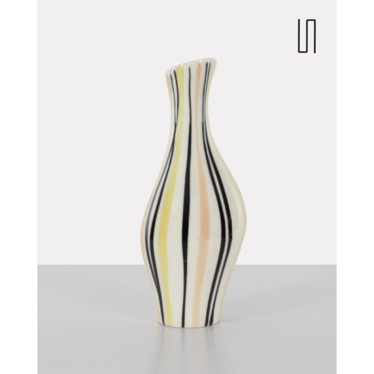 Vase blanc des pays de l'Est par Jarmila Formánková, 1959, Design soviétique