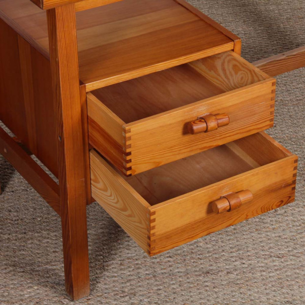 Bureau vintage en pin date des années 1980 - 