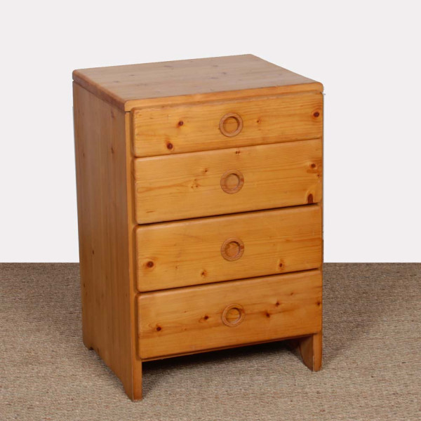 Pine storage unit, selected by Charlotte Perriand for Les Arcs, 1960s - 