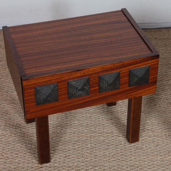 Paire de tables de nuit vintage en bois des années 1960 - 