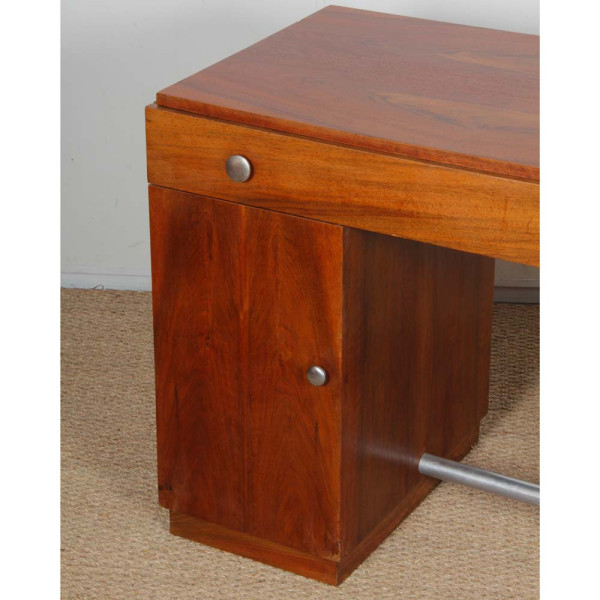 Bureau moderniste en bois, travail des années 1940 - 