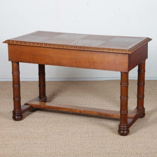 Bureau en chêne et laiton dans le goût de Charles Dudouyt, 1940 - 