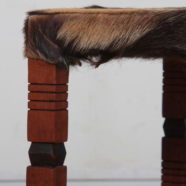 Solid wood and leather stool, 20th-century piece - 