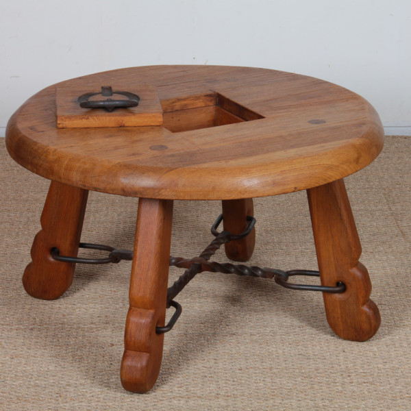 Round coffee table in solid oak and wrought iron, 1950 - 