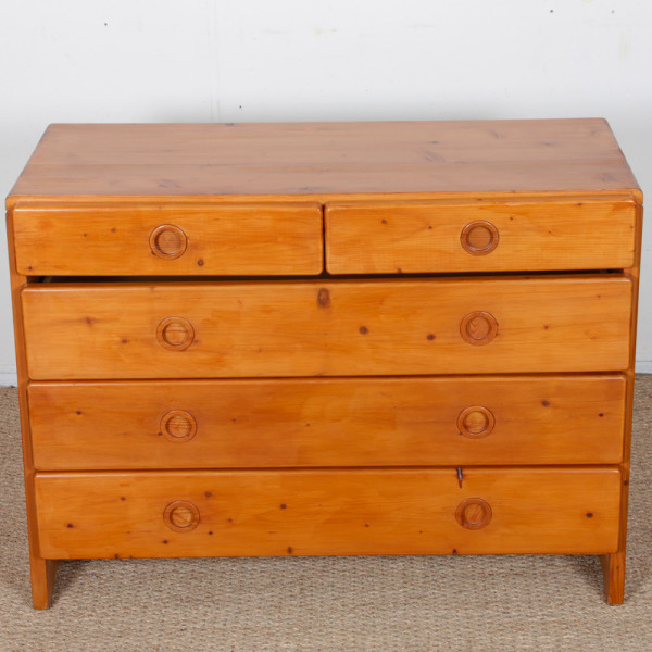 Pine chest of drawers, selected by Charlotte Perriand for Les Arcs, 1960 - 