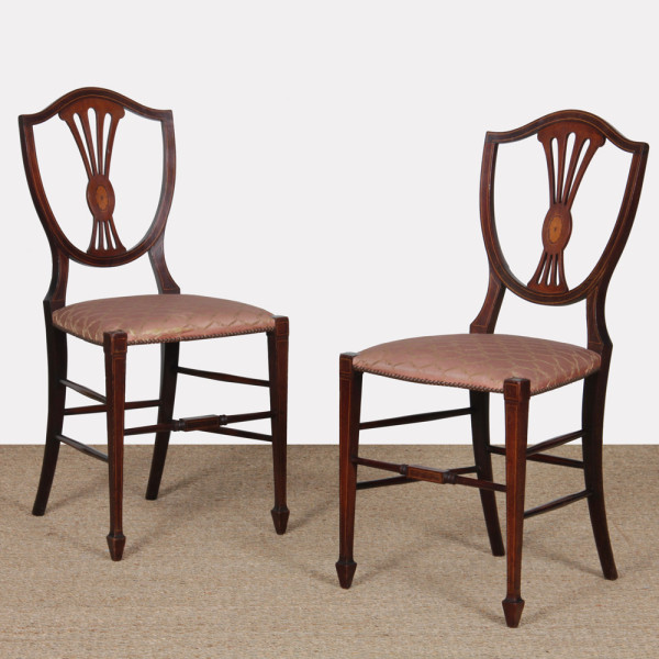 Paire de chaises, travail anglais de la fin du XIXe siècle - 