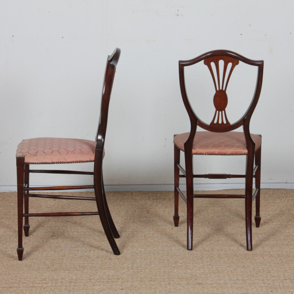 A pair of chairs, English, late 19th century - 
