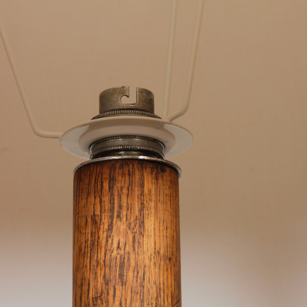 Lampadaire en chêne datant des années 1950 - 