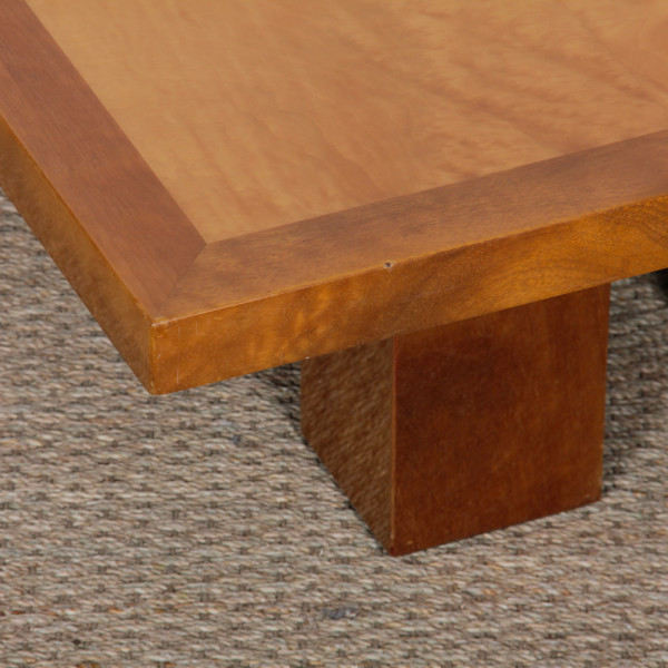 Table basse carrée en loupe de bouleau des années 1980 - 