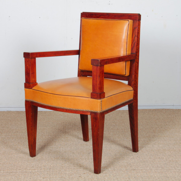 Suite de 4 fauteuils en chêne, travail français des années 1940 - 