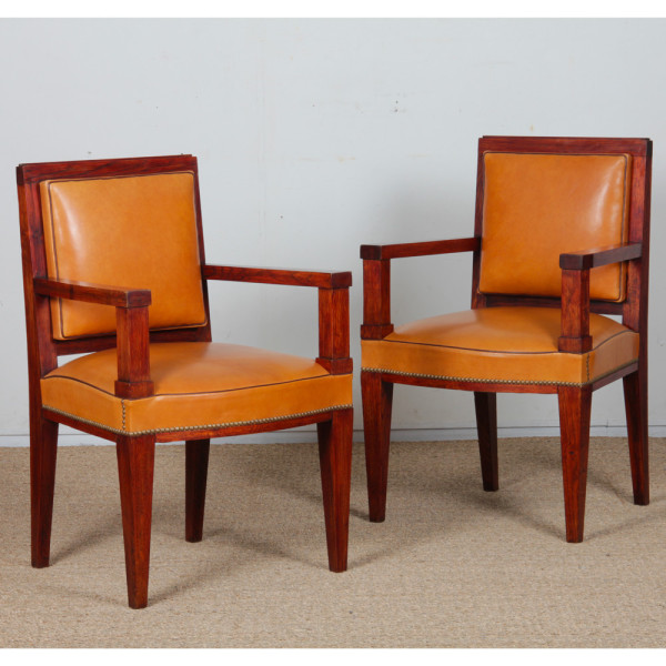 Suite de 4 fauteuils en chêne, travail français des années 1940 - 