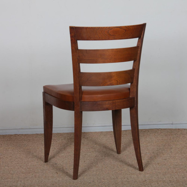 Suite de 6 chaises en chêne dans le goût de Jean Pascaud, 1940 - 