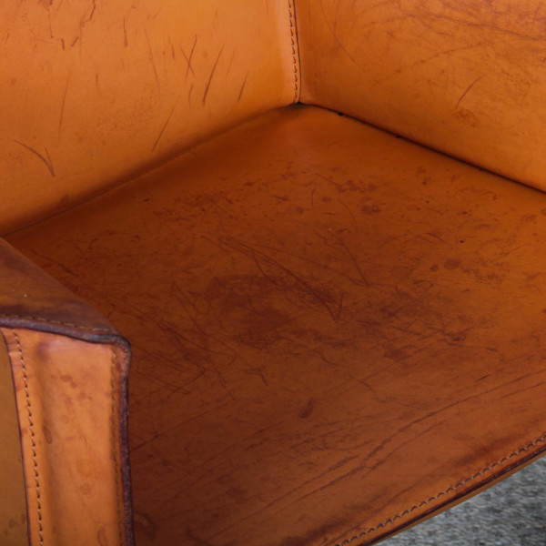 CAB 413 armchair in cognac-coloured leather, by Mario Bellini for Cassina, 1970 - 