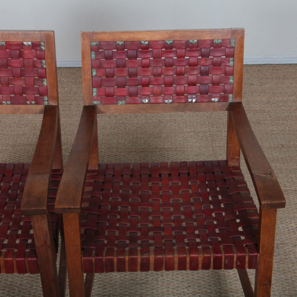 Paire de fauteuils bridges en bois et cuir des années 1950 - 