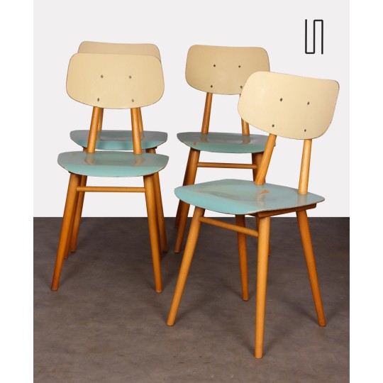 Suite de 4 chaises bleues produites par Ton, 1960