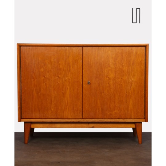 Commode vintage en chêne par Interier Praha, 1961 - Design d'Europe de l'Est