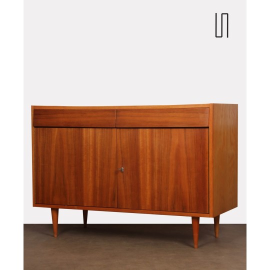 Buffet vintage en bois produit par UP Zavody vers 1960 - Design d'Europe de l'Est