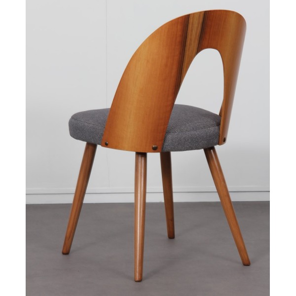 Série de 4 chaises en noyer par Antonin Suman, 1960 - Design d'Europe de l'Est