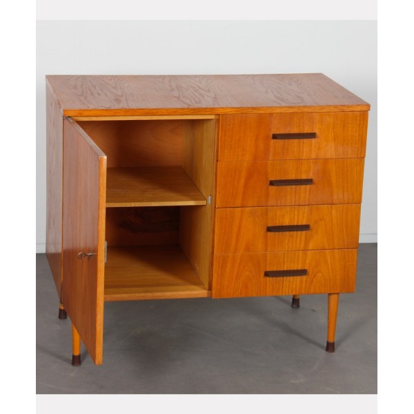 Petite commode vintage en bois par UP Zavody vers 1960 - Design d'Europe de l'Est