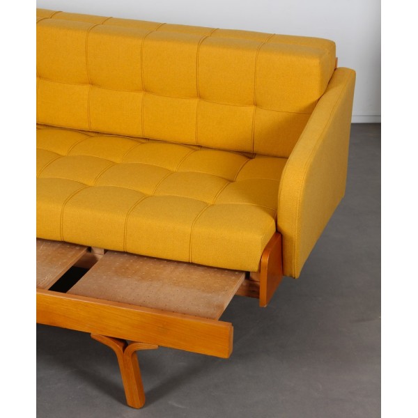 Sofa produced by Drevopodnik Holesov in the 1960s - Eastern Europe design